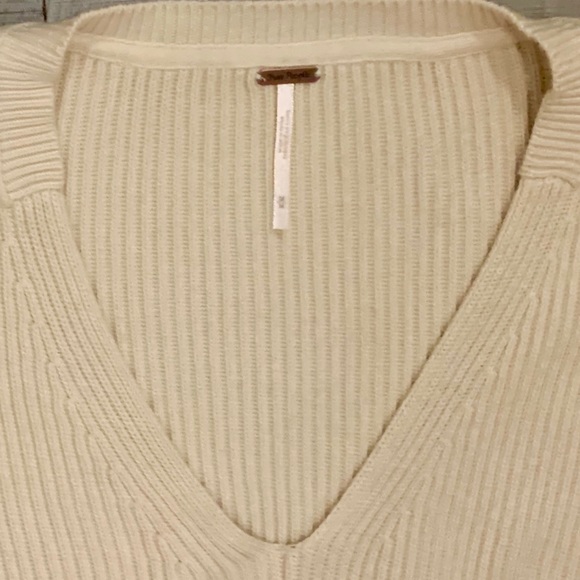 Free People Oversize Slouchy Knit V-neck Cream M - Picture 4 of 4